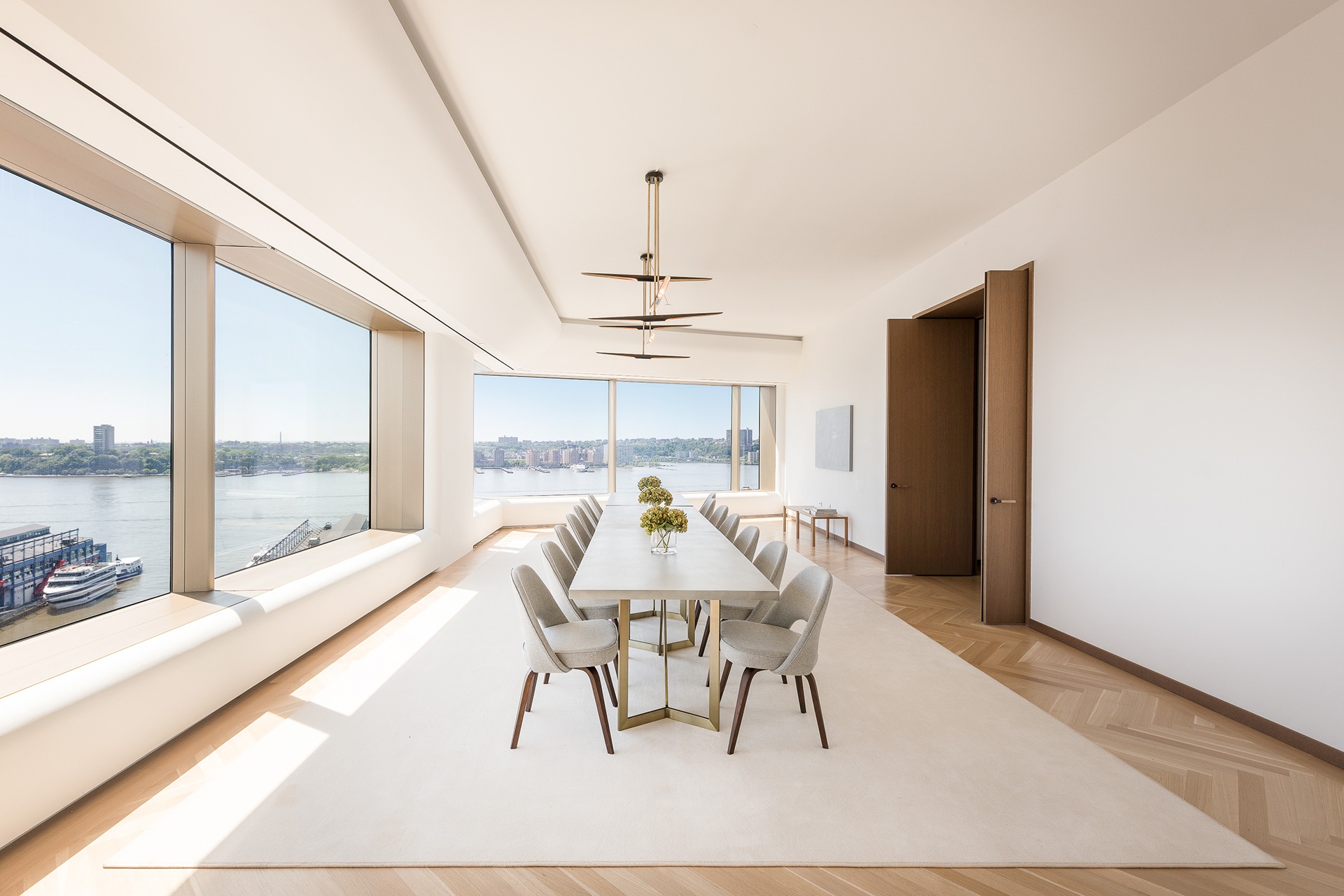 This ultra-luxurious residence overlooks the Hudson River and downtown Manhattan from the 15th floor of the Foster + Partners-designed 551 West 21st Street in West Chelsea—the contemporary art capital of the world.