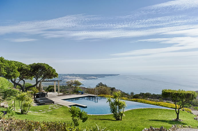 Seascapes: Five Homes with Panoramic Water Views