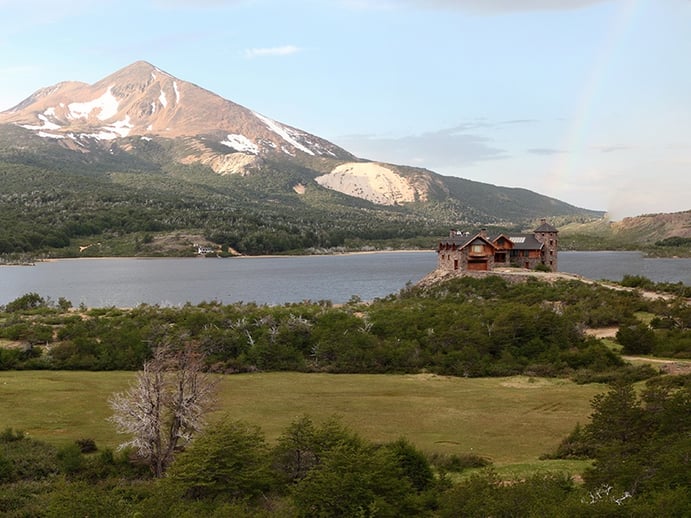 Conveniently located around 15 miles from Esquel city, and less than 30 miles from Esquel Airport, this lakeside home is nestled deep in the naturally beautiful Patagonia region of Argentina.